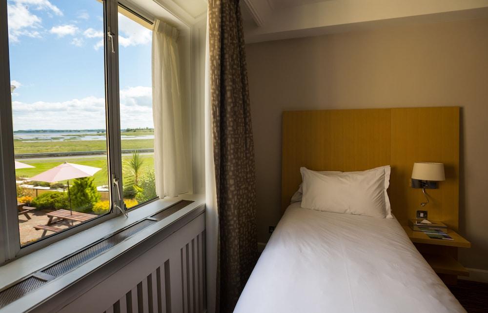 Park Inn By Radisson Shannon Airport Екстер'єр фото