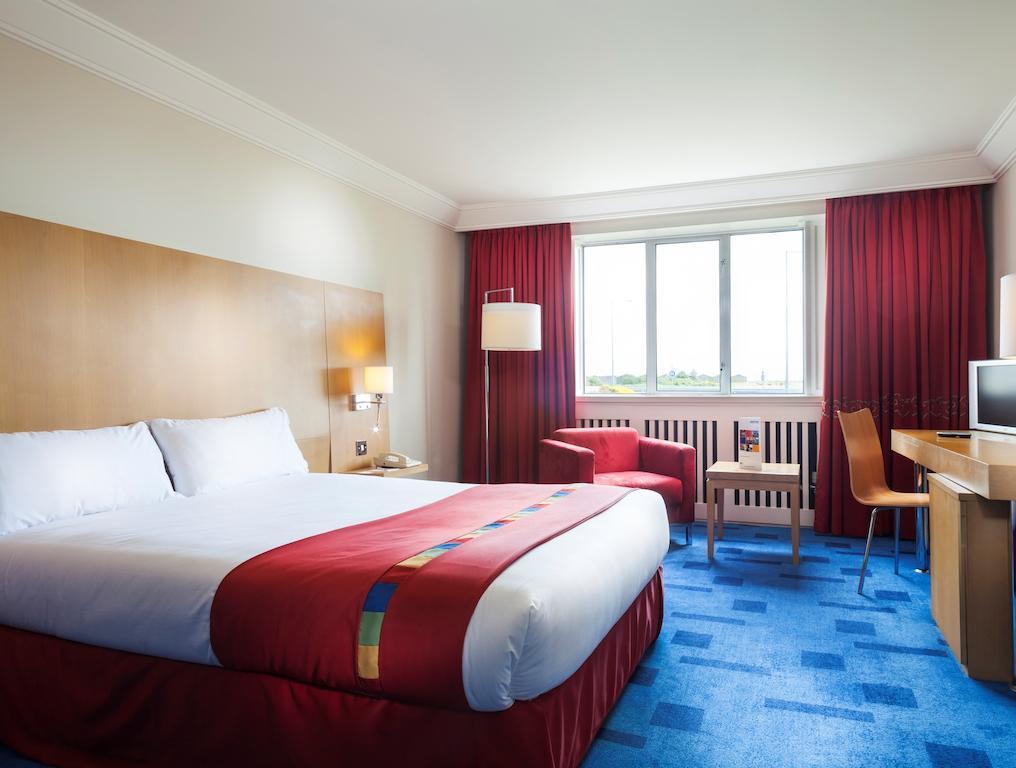 Park Inn By Radisson Shannon Airport Екстер'єр фото