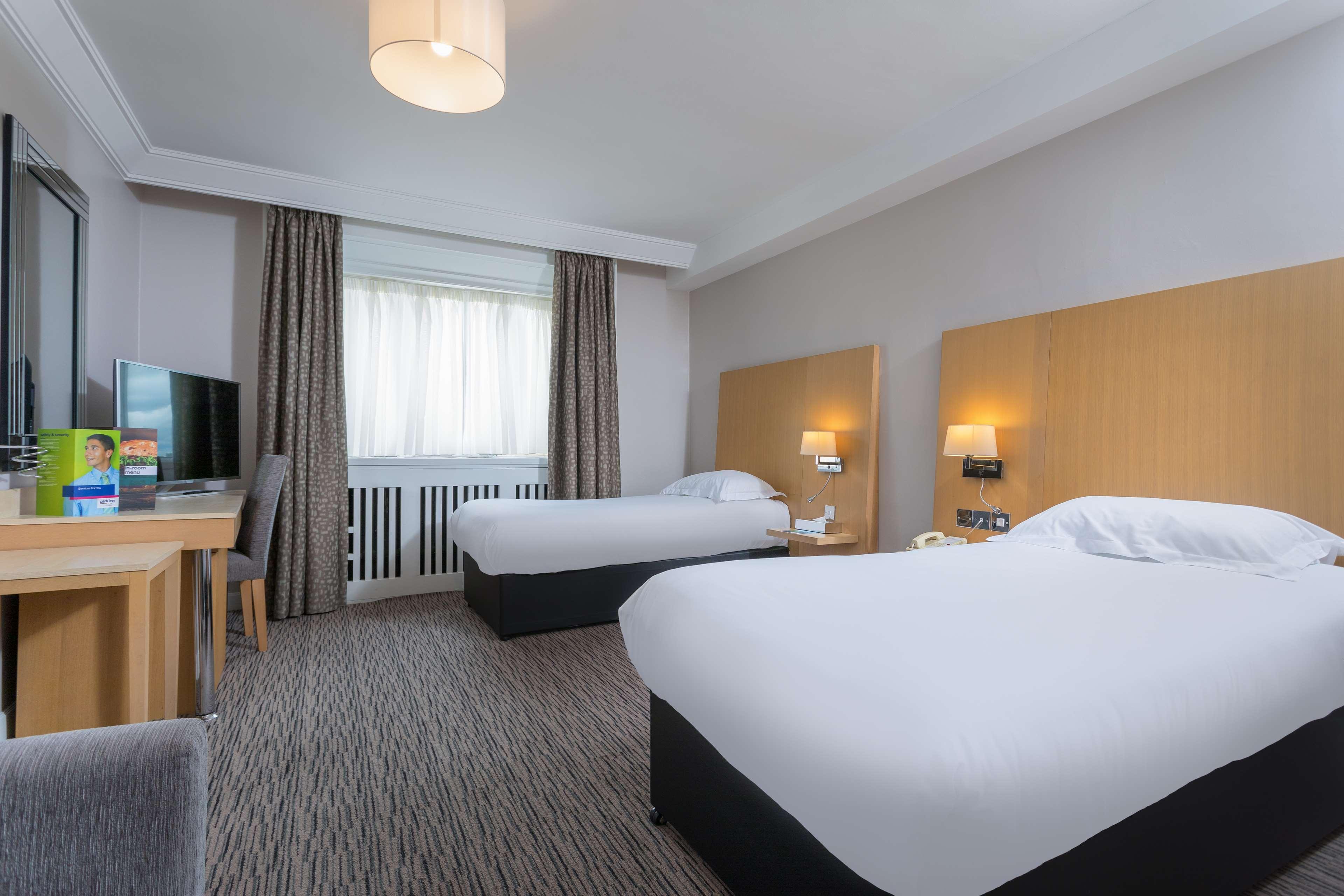 Park Inn By Radisson Shannon Airport Екстер'єр фото