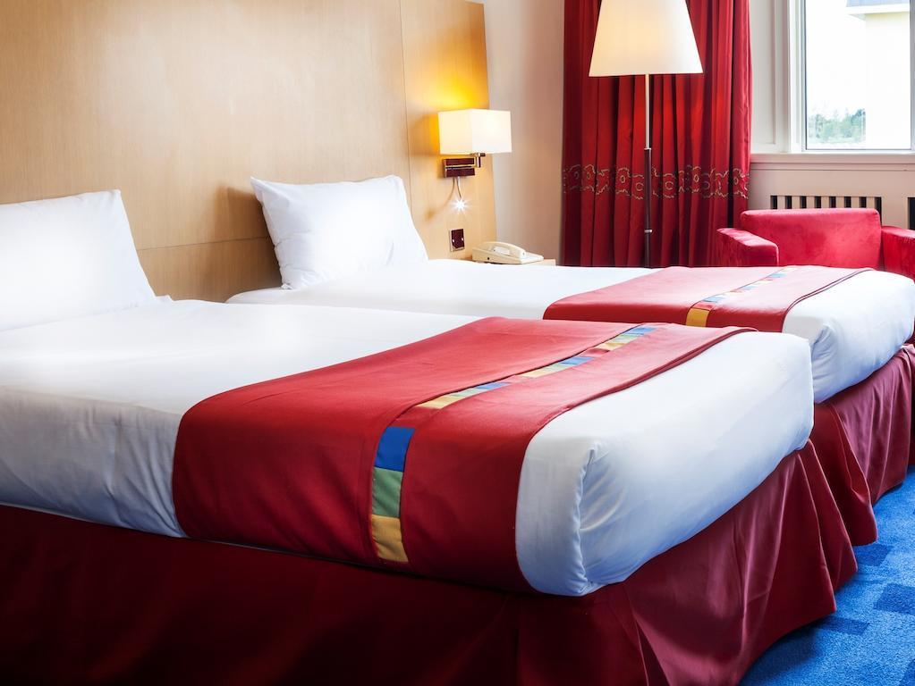 Park Inn By Radisson Shannon Airport Екстер'єр фото