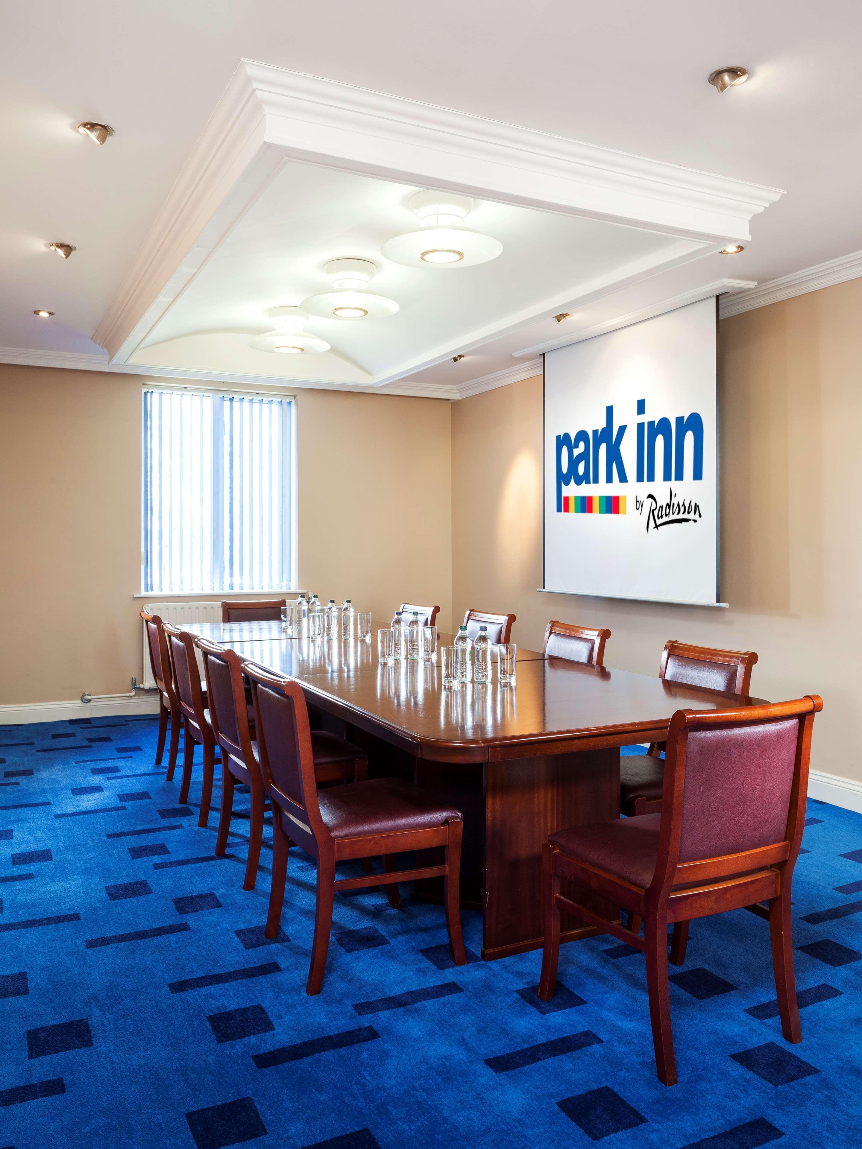 Park Inn By Radisson Shannon Airport Екстер'єр фото