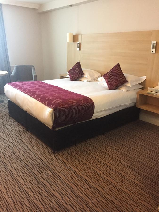 Park Inn By Radisson Shannon Airport Екстер'єр фото